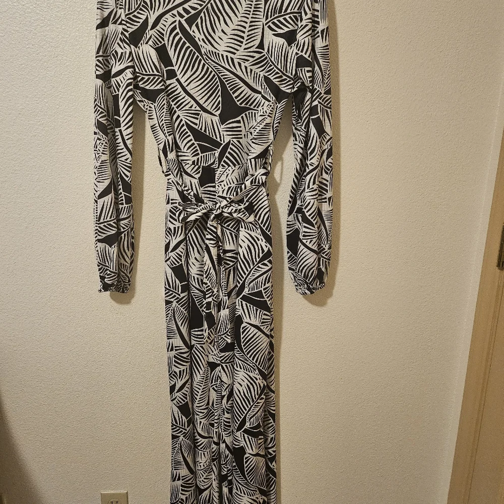 BOUTIQUE JUMPSUIT BLACK/WHITE SIZE MEDIUM - Picture 1 of 5